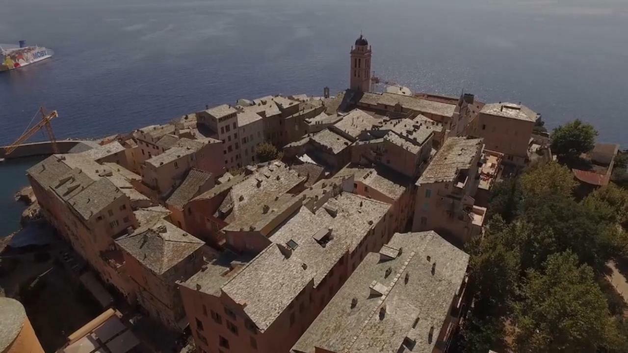 Appartement la CASA DI SBIRI au coeur de la citadelle à Bastia  Extérieur photo